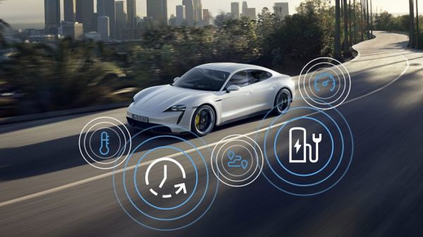 Porsche Taycan 2023 модельного года: увеличенный запас хода и модернизированная мультимедиа