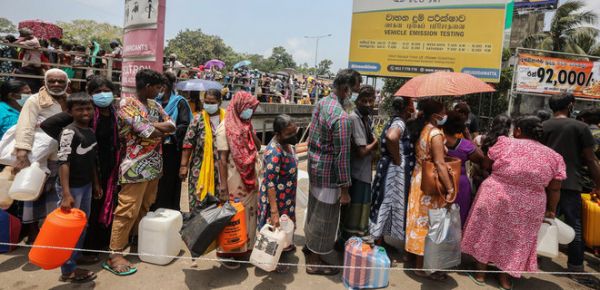 
Премьер Шри-Ланки объявил о банкротстве страны. Война в Украине усугубила ситуацию 