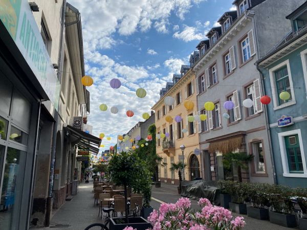 Німецьке місто Карлсруе стане побратимом Вінниці і планує інвестувати близько 50 тисяч євро для зміцнення партнерських відносин                    
