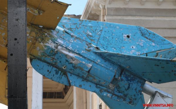 Борзов і Моргунов показали послам країн ЄС та Ізраїлю наслідки російських ракетних ударів по Вінниці. Фото                     
