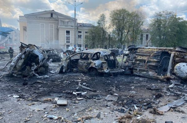 Російські загарбники вдарили по Вінниці ракетами. Є поранені і загиблі. Фото і відео                     

