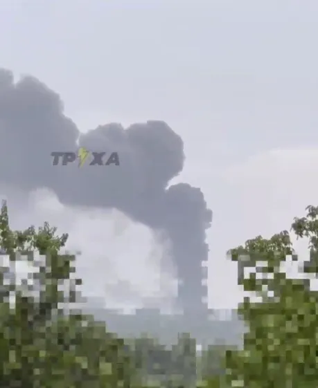 В Харькове прогремели мощные взрывы, поднимается черный дым