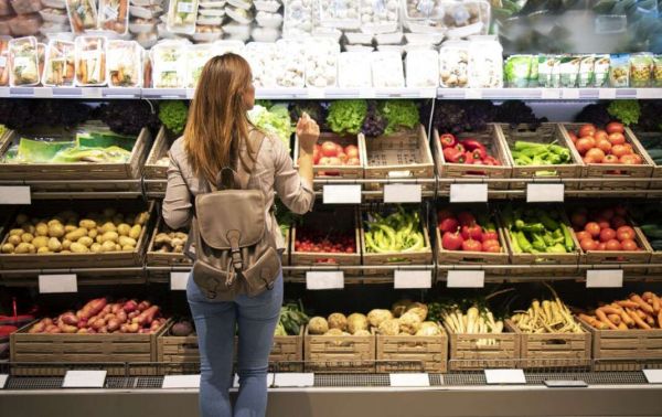 В Україні взимку може виникнути дефіцит продуктів: чого буде мало на полицях магазинів