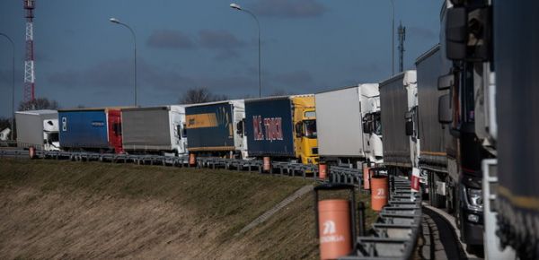 
Фінське видання розповіло, як Росія обходить санкції проти вантажних перевезень 