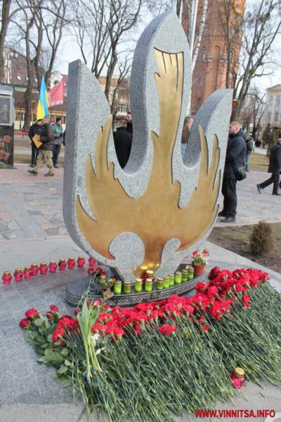  Тризуб та інтерактивну стелу пам’яті Героїв Небесної Сотні і АТО перенесуть зі скверу біля Вежі на площу Тараса Шевченка                    
