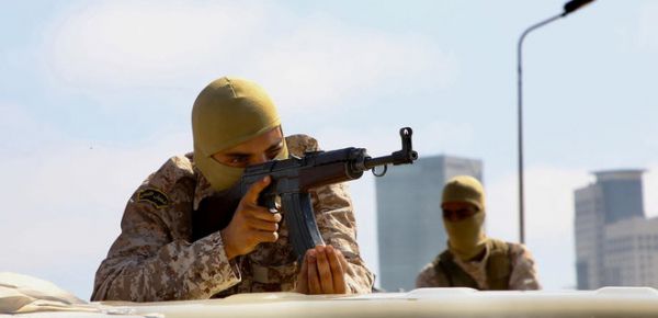 
У столиці Лівії розпочалися зіткнення озброєних угруповань, є загиблі – відео 
