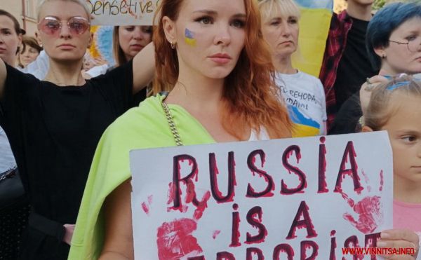 «росія – терорист»: У Лодзі люди вийшли на мітинг через вбивство росіянами українських військовополонених в Оленівці                     
