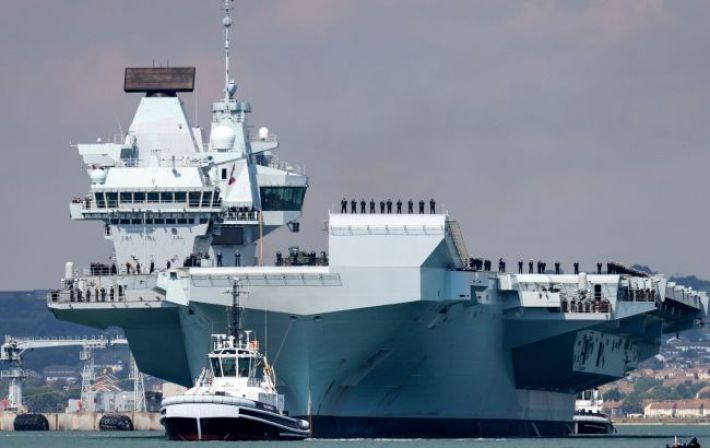 Крупнейший военный корабль Великобритании потерпел крушение, - Sky News