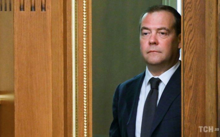 Что-то пошло не так: Дмитрий Медведев получил осложнение после интимной операции