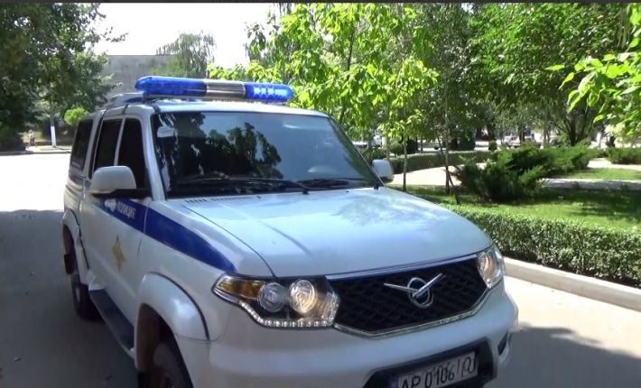 В Мелитополе десятки рашистов "обезвреживали" корзину с цветами