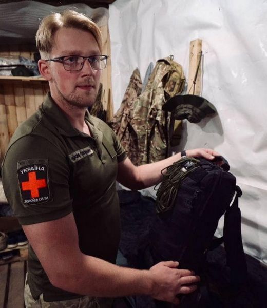 «Арієць» чотири години відстояв в черзі, аби записатися в підрозділ сил територіальної оборони Вінниччини                    
