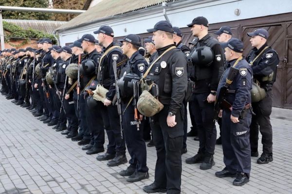 Зведений загін Вінницьких поліцейських відправили на звільнені від росіян території                     
