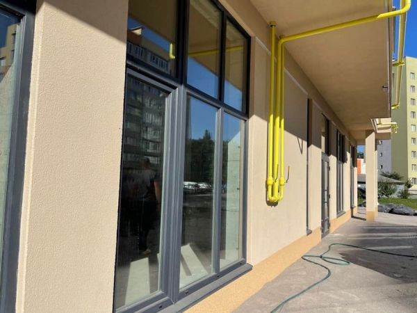 На Поділлі завершили будівництво муніципального будинку з підземним паркінгом                    

