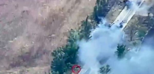 
"Так працюють HIMARS". ЗСУ спалили колону армії Росії, яка намагалася втекти – відео 