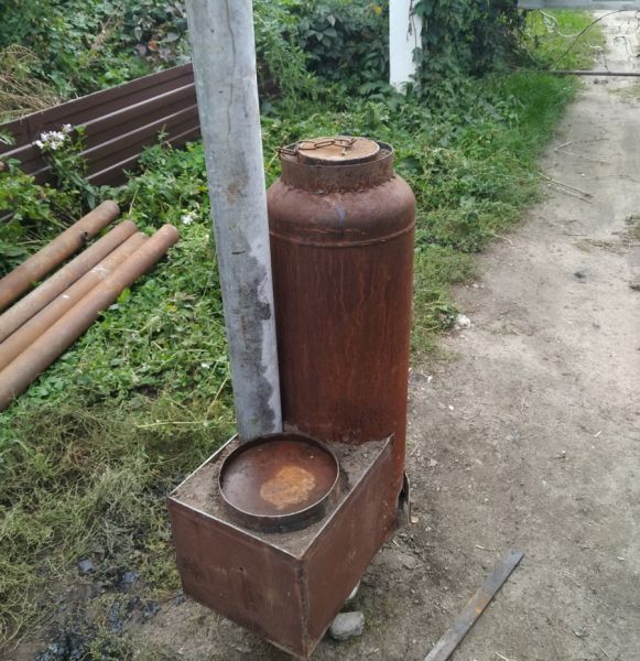 На Вінниччині чоловік виготовляє «буржуйки-невидимки»:  готовий поділитися власними схемами                     

