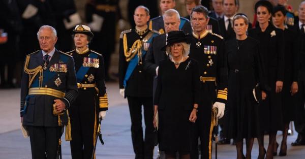 На прощанні з Єлизаветою II у Вестмінстер-Холлі були присутні всі члени королівської родини
