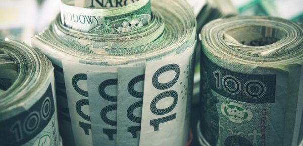 
Польща завершує програму обміну готівкових гривень на злоті для українців 