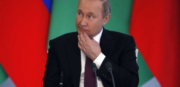 
Муніципальні депутати Москви та Санкт-Петербурга вимагають відставки Путіна 