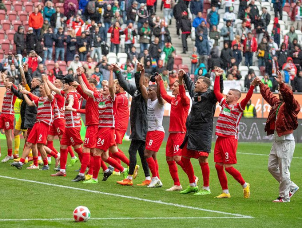 «Аугсбург» — після перемоги над «Баварією»: «Головний клуб Європи?»