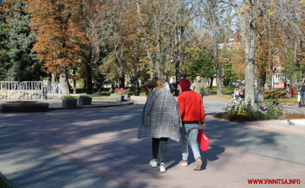 У центрі Вінниці демонтували частину Меморіалу на Європейській площі. Фото                     
