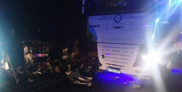Очередное ДТП в Измаиле: Skoda вытолкала элитный внедорожник на тротуар, есть пострадавшие