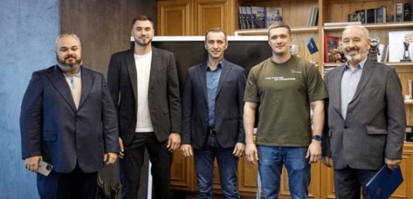 "Динамо" Київ став партнером United24. Профінансує відновлення лікарні
"Динамо" Київ став партнером United24. Профінансує відновлення лікарні