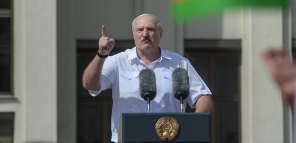 
Лукашенко заборонив зростати цінам у Білорусі 