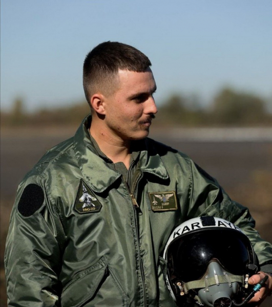 Пілот «Karaya», який відвів падаючий літак від Вінниці, побував на місці, де розбився його винищувач                     
