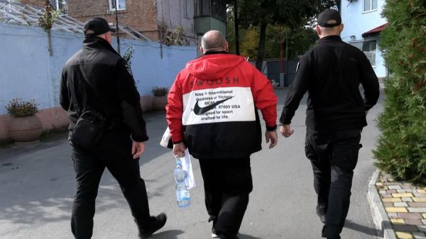  На Вінниччині затримали «кримінального авторитета», який організував рейдерське захоплення цукрового заводу                    
