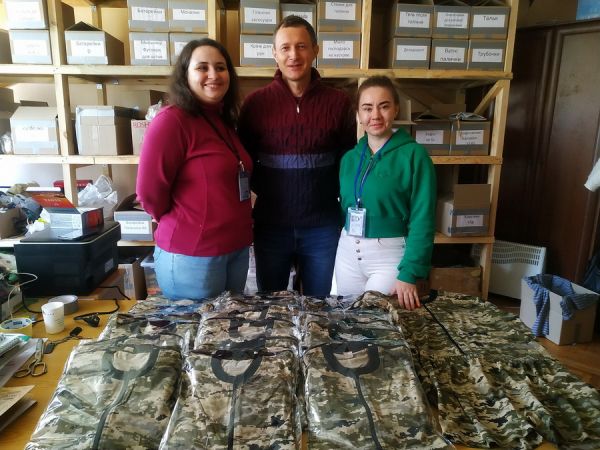 На Вінниччині волонтери шиють спеціальний одяг-трансформер для поранених військових                     
