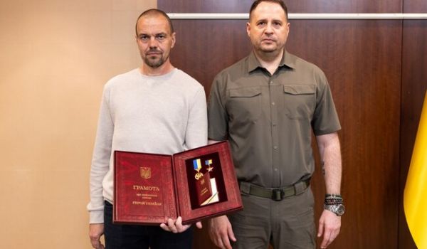 Звільненим з полону командирам "Азовсталі" присвоїли звання Героїв України