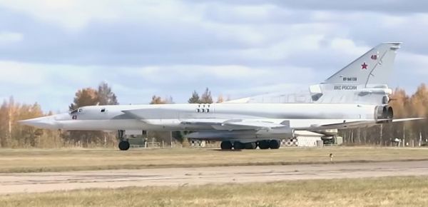 
Уранці російські бомбардувальники Ту-22М3 з повітря Білорусі вдарили ракетами по Україні – Генштаб 