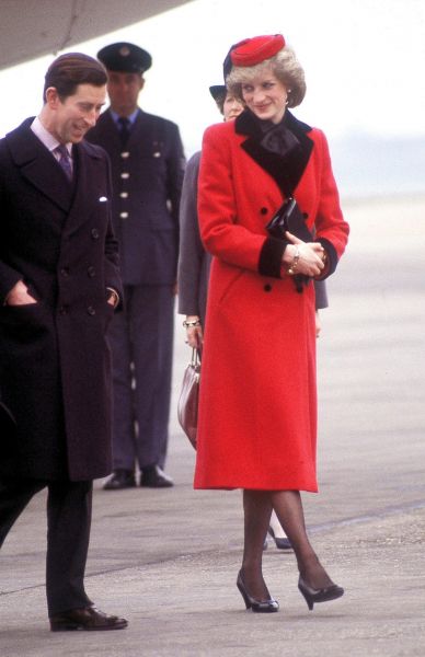 Кейт Міддлтон у червоному пальті відвідала Уельс після завершення трауру по Єлизаветі II