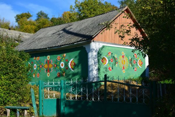 «Мальовані хати» у селах на півдні Вінниччини. Фото                    
