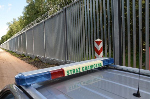
Польща добудувала "стіну" на кордоні з Білоруссю – фото 
