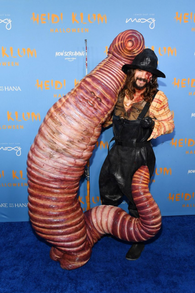 Зірки на Гелловін 2022: Хайді Клум у костюмі черв'яка, а Кендал Дженнер - огірка