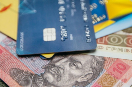 На Вінниччині встановили жінку, яка вкрала з картки військового 45 тисяч гривень                     
