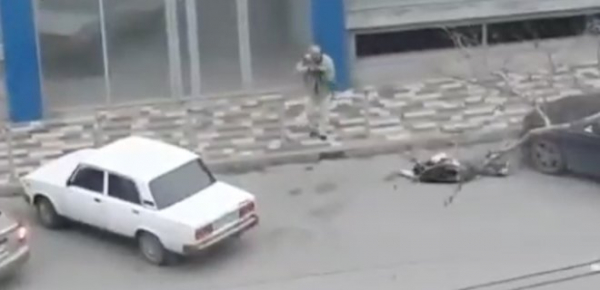 
У Росії невідомий розстріляв людей на вулиці, загинули четверо: відео 