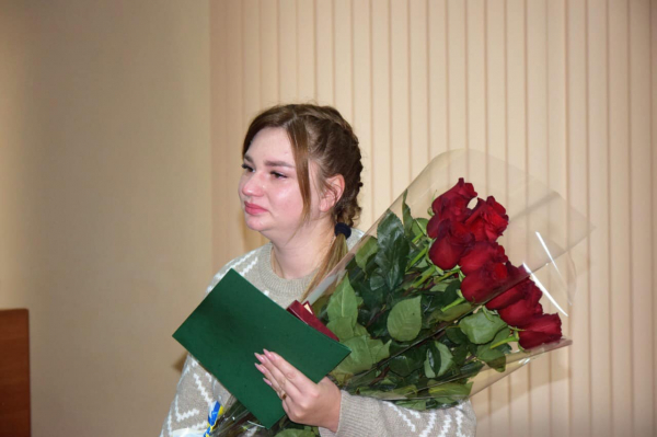 На Вінниччині дружині загиблого прикордонника вручили орден «За мужність»                    
