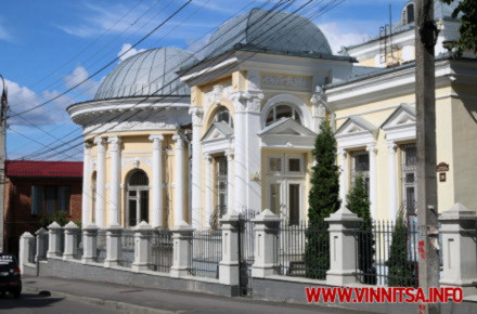 Історики презентували чотири варіанти облаштування простору в дворі садиби Львовича у Вінниці                     
