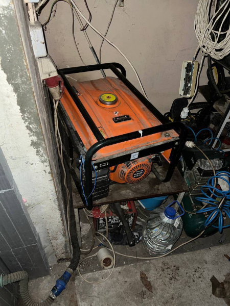 
Под Киевом две семьи отравились угарным газом из-за генератора в помещении: есть погибший 