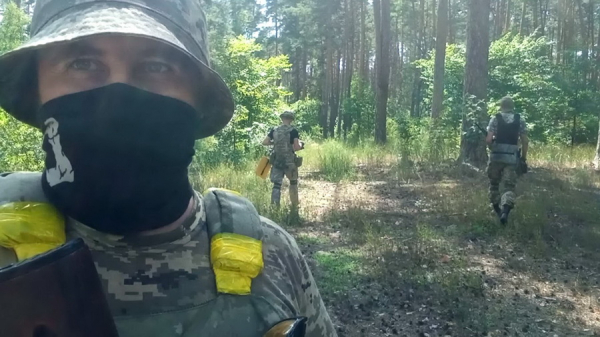«Яблук багато — радий віддати» — боєць ЗСУ із Вінниччини роздає плоди з власного саду                     
