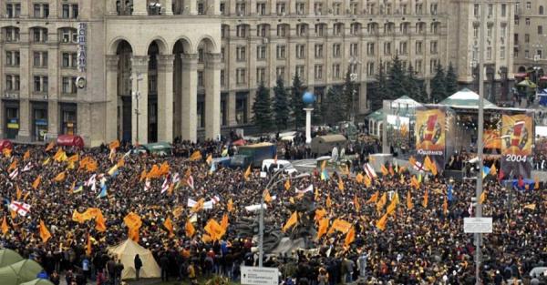 Помаранчева революція 2004: що про перший Майдан пишуть підручники і куди поділися герої Майдану