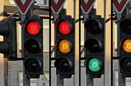 У Вінниці на 11 перехрестях встановили безперебійні блоки живлення на світлофори                    
