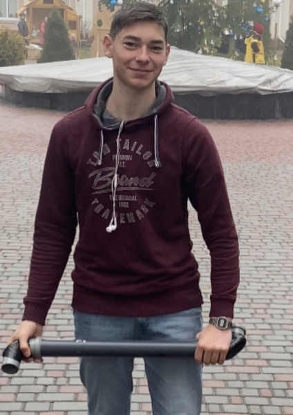 На Вінниччині 15-річний волонтер виготовляє перископи для воїнів на передову                     
