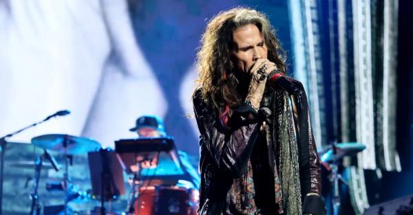 Соліста Aerosmith Стівена Тайлера звинуватила у зґвалтуванні колишня співмешканка