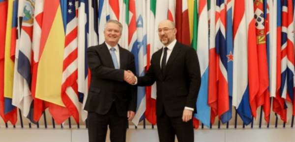 
"Клуб багатих країн" відкриє офіс в Україні 