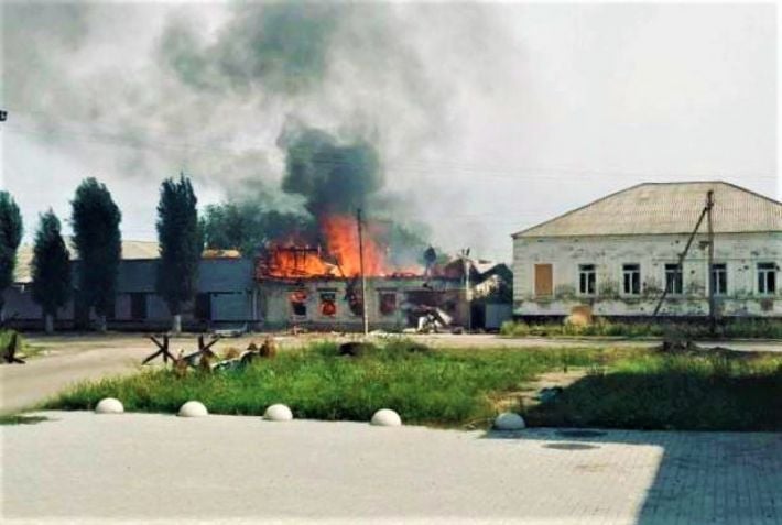 Сегодня оккупанты 7 часов без перерыва бомбили Орехов Запорожской области
