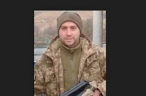 У важких боях на Донеччині загинули двоє військових з Вінниччини Михайло Легкий та Андрій Гринчак                     
