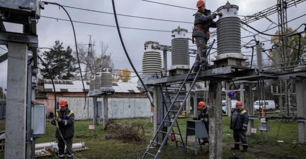 "Укренерго" про ситуацію в енергосистемі після обстрілу: Все залишається під контролем